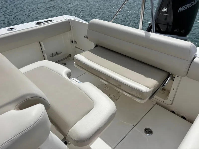 Slide: The Image of Boston Whaler 230 Outrage 2019 - 13