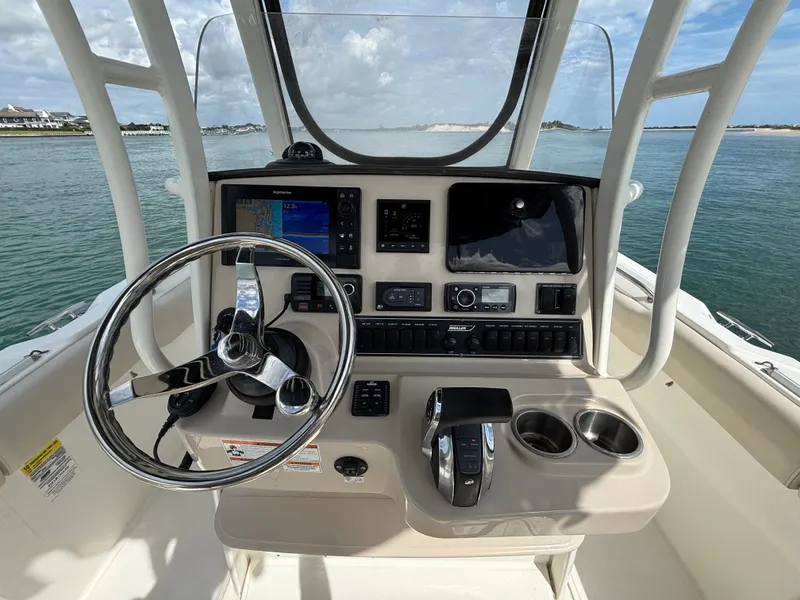 Slide: The Image of Boston Whaler 230 Outrage 2019 - 26
