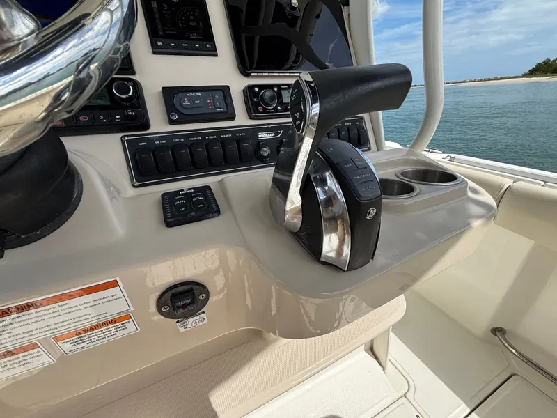 Slide: The Image of Boston Whaler 230 Outrage 2019 - 32