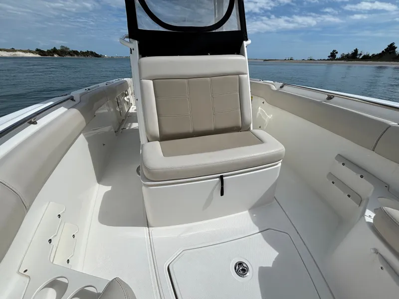 Slide: The Image of Boston Whaler 230 Outrage 2019 - 39