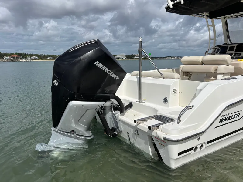 Slide: The Image of Boston Whaler 230 Outrage 2019 - 7