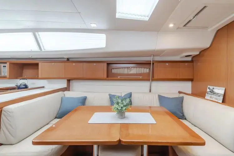 Slide: The Image of 2009 Beneteau Oceanis 49 - Image 21 - 21