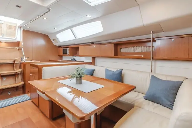 Slide: The Image of 2009 Beneteau Oceanis 49 - Image 22 - 22