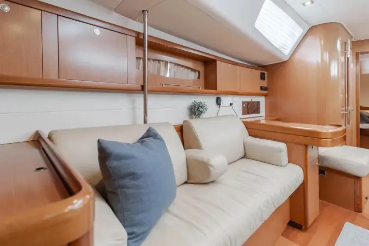Slide: The Image of 2009 Beneteau Oceanis 49 - Image 23 - 23