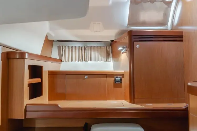 Slide: The Image of 2009 Beneteau Oceanis 49 - Image 25 - 25