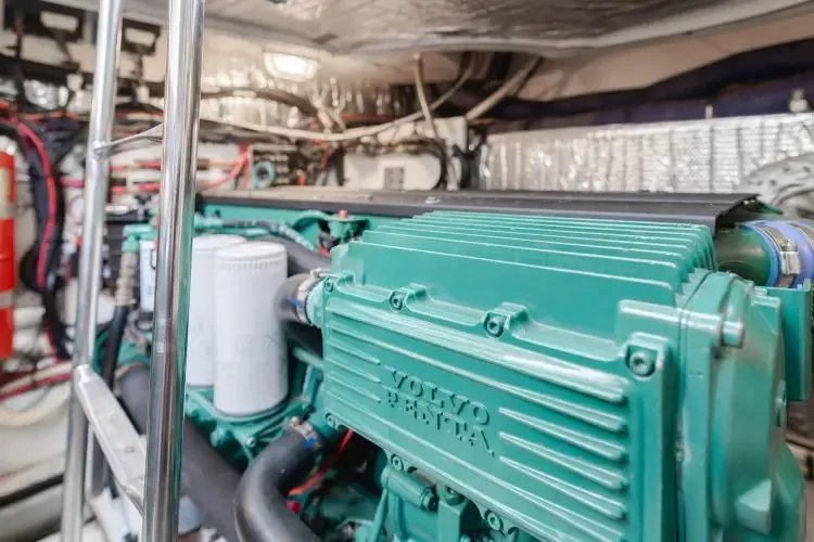 Slide: The Image of 2006 Cruisers Yachts 420 Express - Image 20 - 20