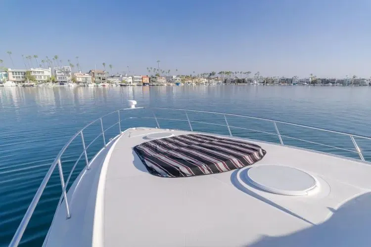 Slide: The Image of 2006 Cruisers Yachts 420 Express - Image 43 - 43