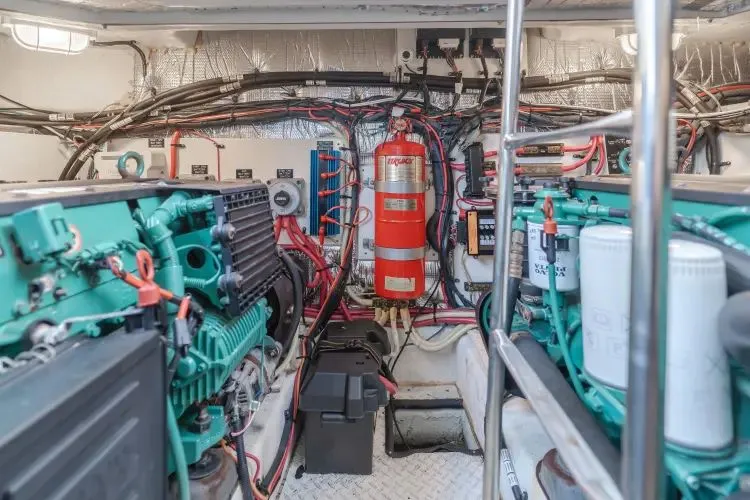 Slide: The Image of 2006 Cruisers Yachts 420 Express - Image 22 - 22