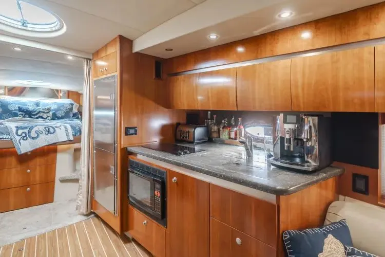 Slide: The Image of 2006 Cruisers Yachts 420 Express - Image 29 - 29