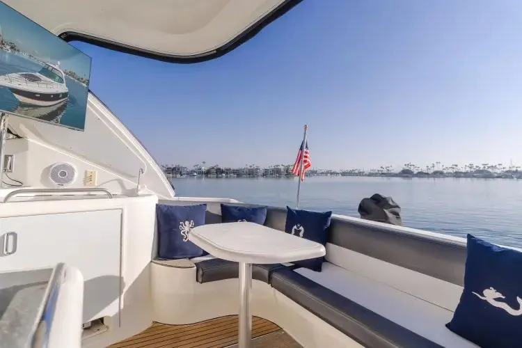 Slide: The Image of 2006 Cruisers Yachts 420 Express - Image 37 - 37