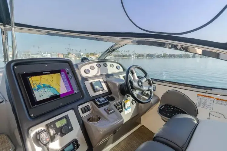 Slide: The Image of 2006 Cruisers Yachts 420 Express - Image 40 - 40