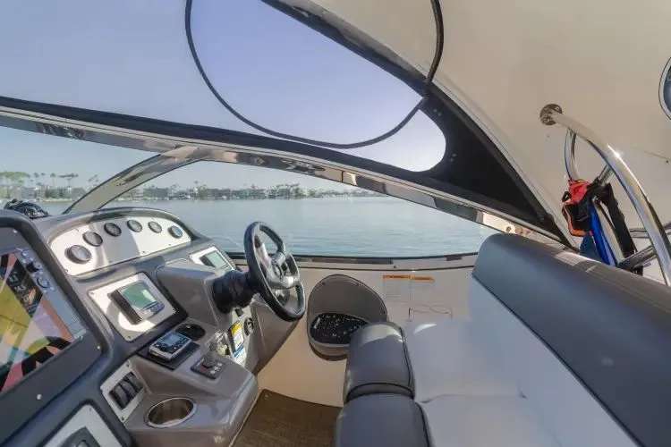 Slide: The Image of 2006 Cruisers Yachts 420 Express - Image 41 - 41