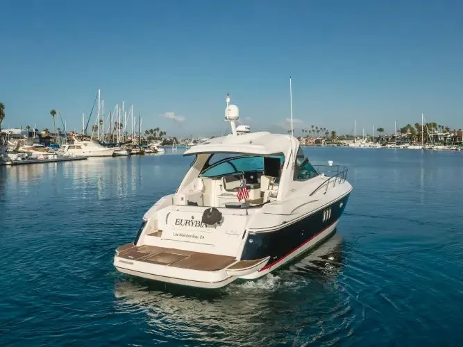 Slide: The Image of 2006 Cruisers Yachts 420 Express - Image 6 - 6