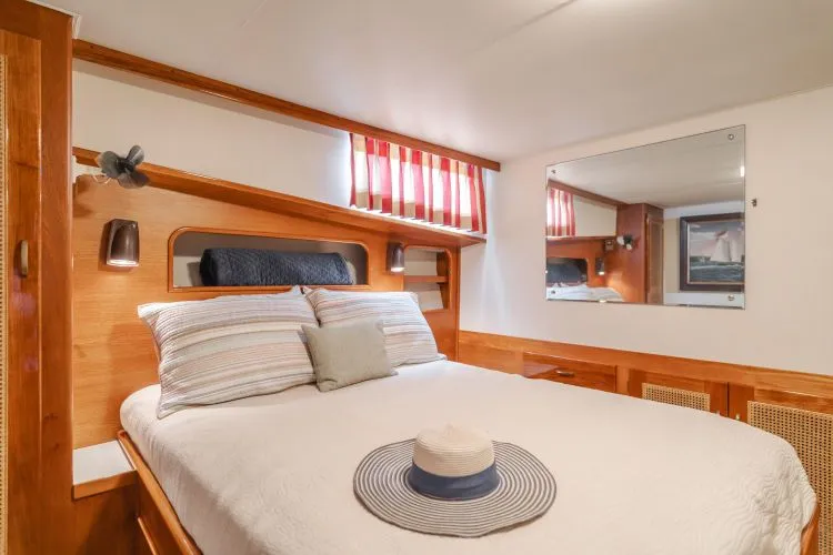 Slide: The Image of 1984 Vic Franck Pilot House - Image 32 - 32