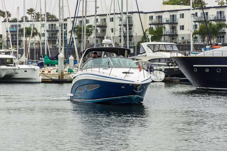 Slide: The Image of 2014 Regal 32 Express - Image 6 - 6