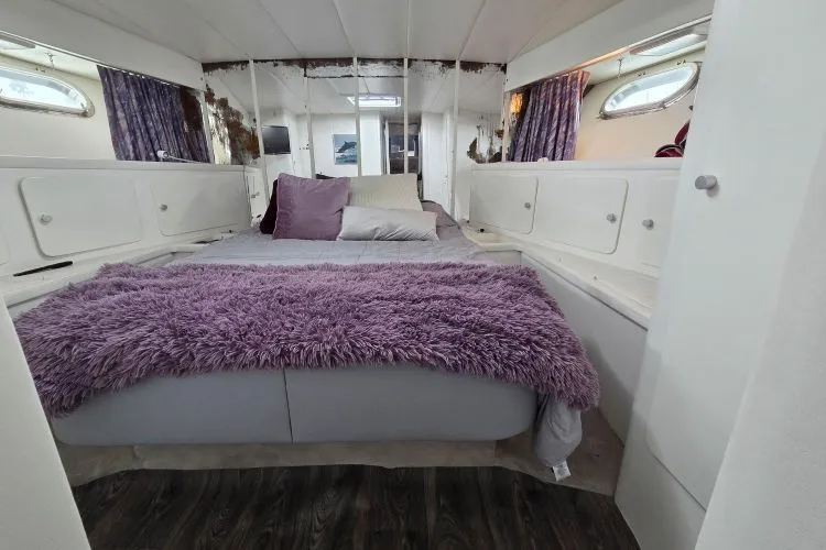 Slide: The Image of 1984 Magnum Marine 53 - Image 11 - 11