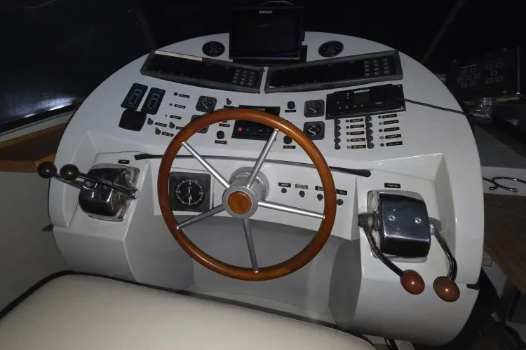 Slide: The Image of 1984 Magnum Marine 53 - Image 16 - 16