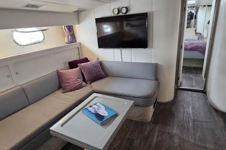 Slide: The Image of 1984 Magnum Marine 53 - Image 9 - 9