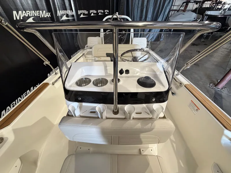 Slide: The Image of Boston Whaler 170 Montauk 2026 - 11