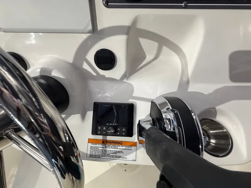 Slide: The Image of Boston Whaler 170 Montauk 2026 - 13