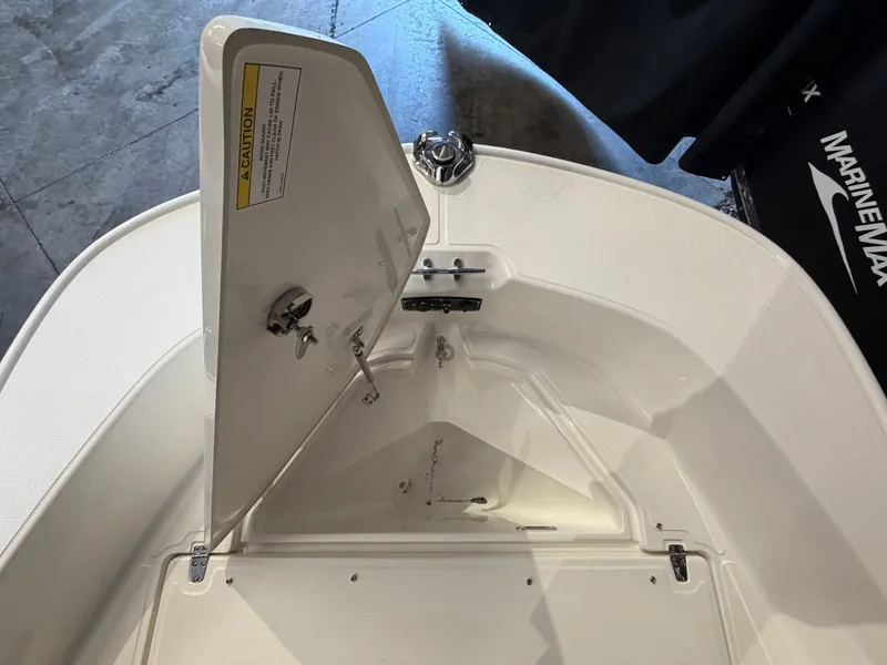 Slide: The Image of Boston Whaler 170 Montauk 2026 - 18