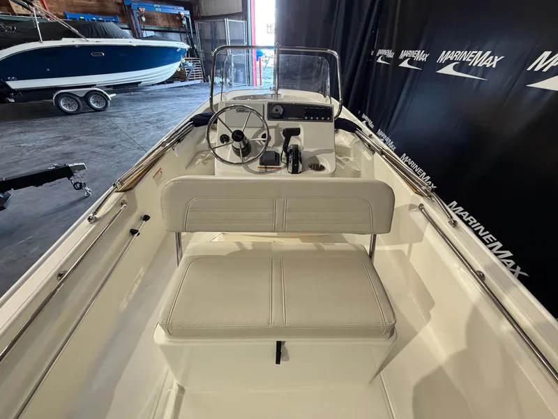 Slide: The Image of Boston Whaler 170 Montauk 2026 - 8