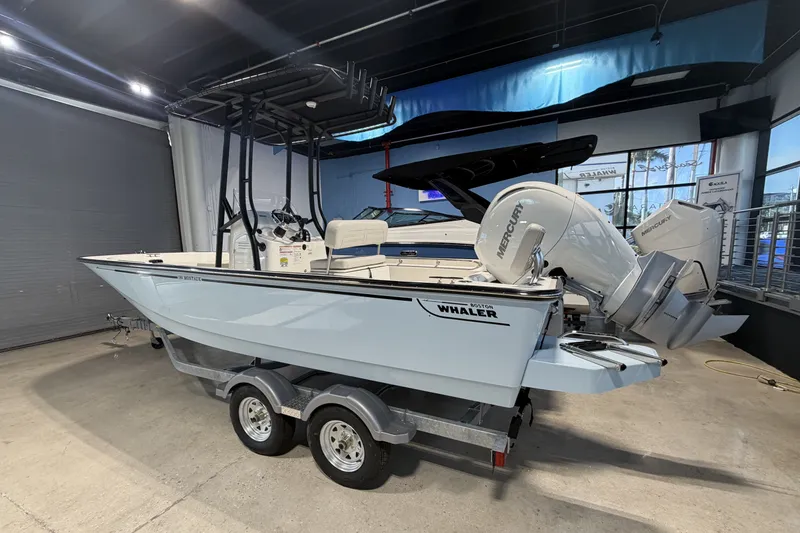 Slide: The Image of Boston Whaler 190 Montauk 2026 - 2