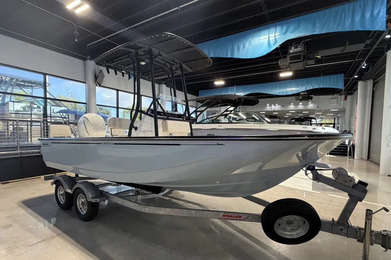 Slide: The Image of Boston Whaler 190 Montauk 2026 - 5