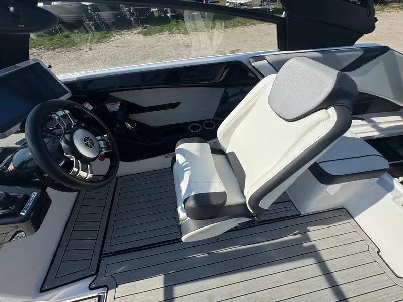 Slide: The Image of Yamaha 222SD 2023 - 19