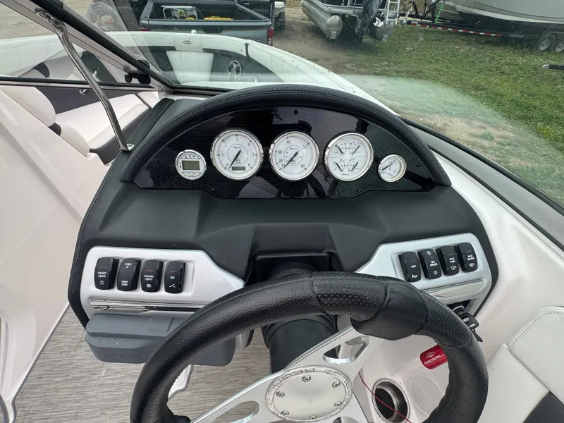 Slide: The Image of Regal 2000 ES 2016 - 10