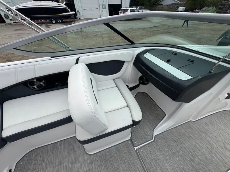 Slide: The Image of Regal 2000 ES 2016 - 11