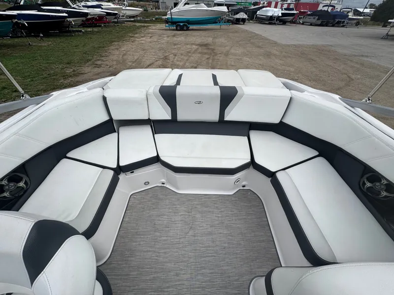 Slide: The Image of Regal 2000 ES 2016 - 8