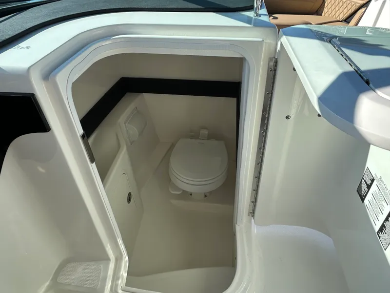 Slide: The Image of Sea Ray SLX 260 Outboard 2026 - 13