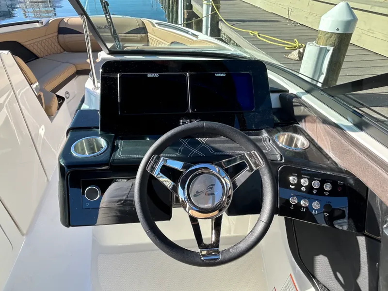 Slide: The Image of Sea Ray SLX 260 Outboard 2026 - 16