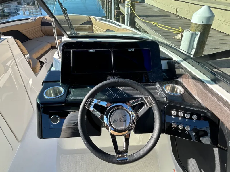 Slide: The Image of Sea Ray SLX 260 Outboard 2026 - 17