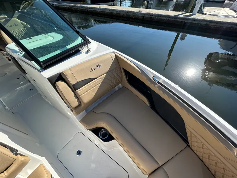 Slide: The Image of Sea Ray SLX 260 Outboard 2026 - 20