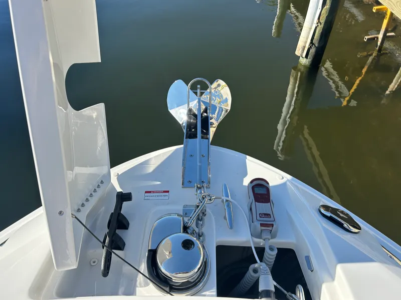 Slide: The Image of Sea Ray SLX 260 Outboard 2026 - 23