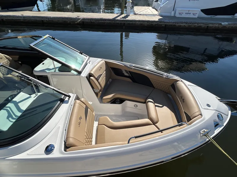 Slide: The Image of Sea Ray SLX 260 Outboard 2026 - 28