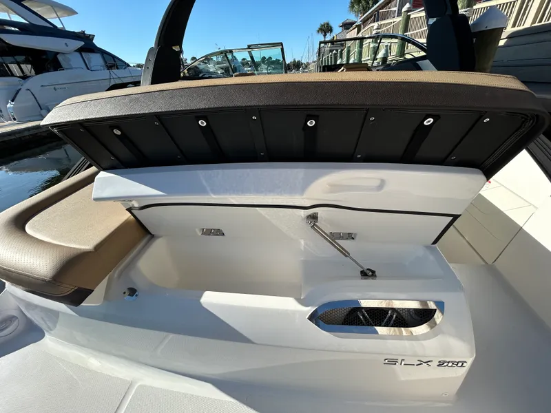 Slide: The Image of Sea Ray SLX 260 Outboard 2026 - 8
