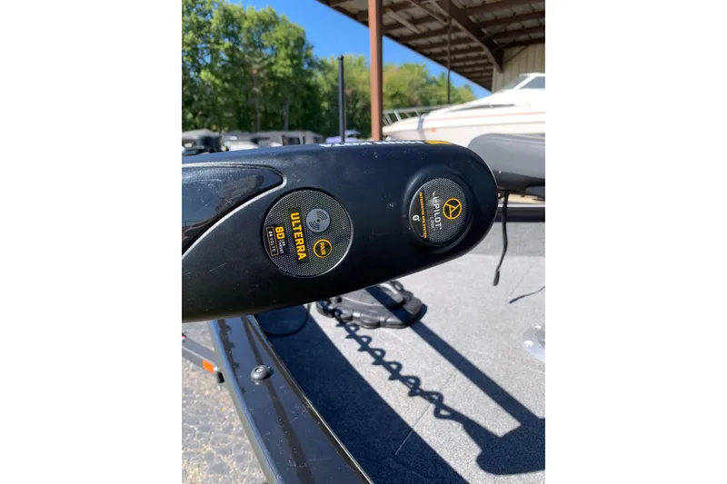 Slide: The Image of 2023 Bass Tracker Pro Guide V-16 WT with Ulterra i-Pilot trolling motor. - 10