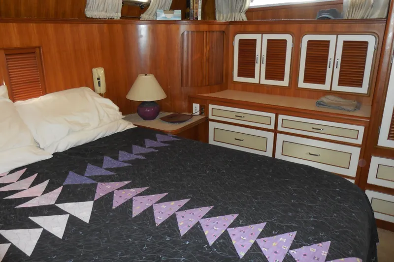 Slide: The Image of Hi-Star Sundeck 1987 - 11