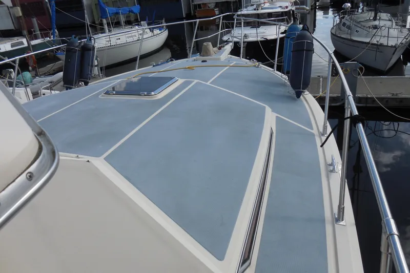 Slide: The Image of Non-skid decks. - 4