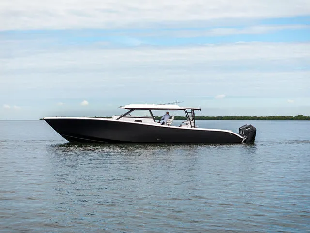Slide: The Image of Yellowfin 54 Offshore 2022 - 87