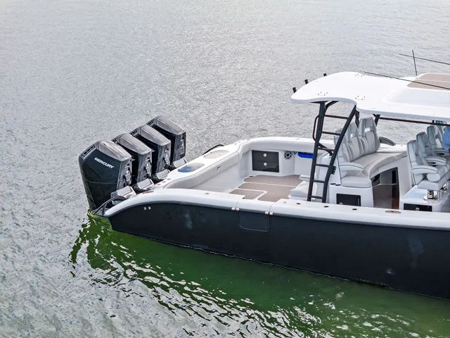 Slide: The Image of Yellowfin 54 Offshore 2022 - 89