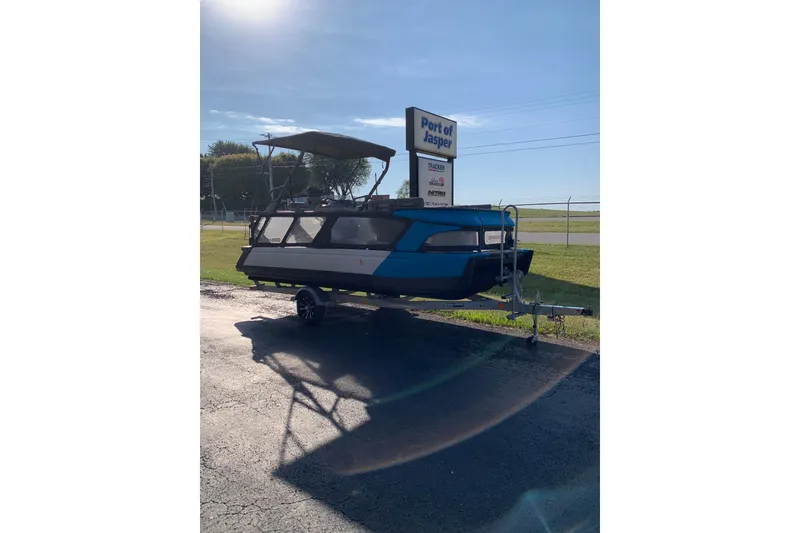 The Image of 2023 Seadoo Switch Cruise 21 boat on trailer at Port of Jasper. - 1