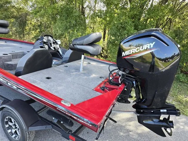 Slide: The Image of Tracker Pro Team 175 TXW 2021 - 3