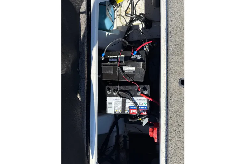 Slide: The Image of Garmin GPS device displaying map and navigation data on Nitro Z18 Pro, 2016 model. - 64