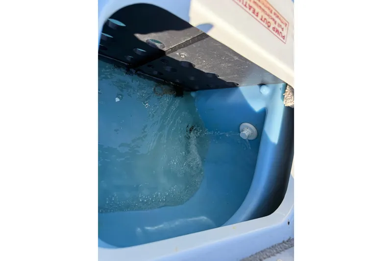 Slide: The Image of Garmin echomap DV displaying depth and temperature on Nitro Z18 Pro, 2016 model. - 66