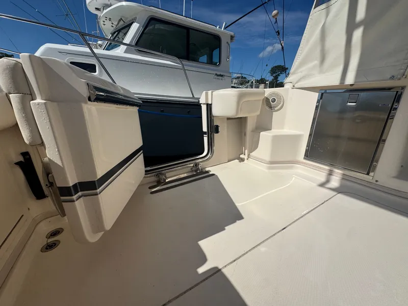 Slide: The Image of Grady-White Express 330 2018 - 11