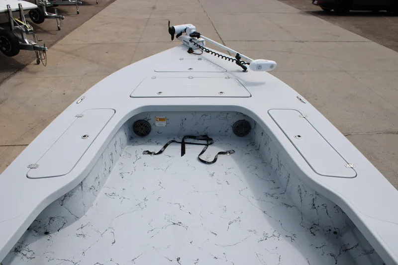 Slide: The Image of 2014 Majek Xtreme 25 boat on trailer at Waypoint Marine Supercenter. - 17